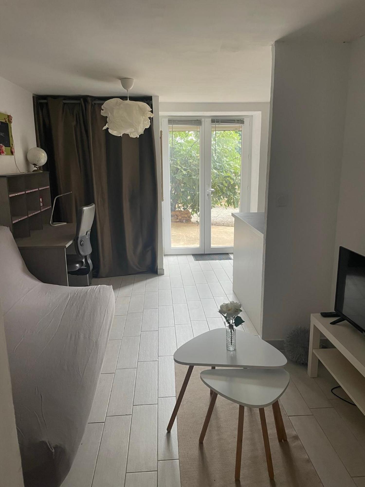 Petit Studio Aux Portes Du Beaujolais Saint-Germain-Nuelles Eksteriør bilde