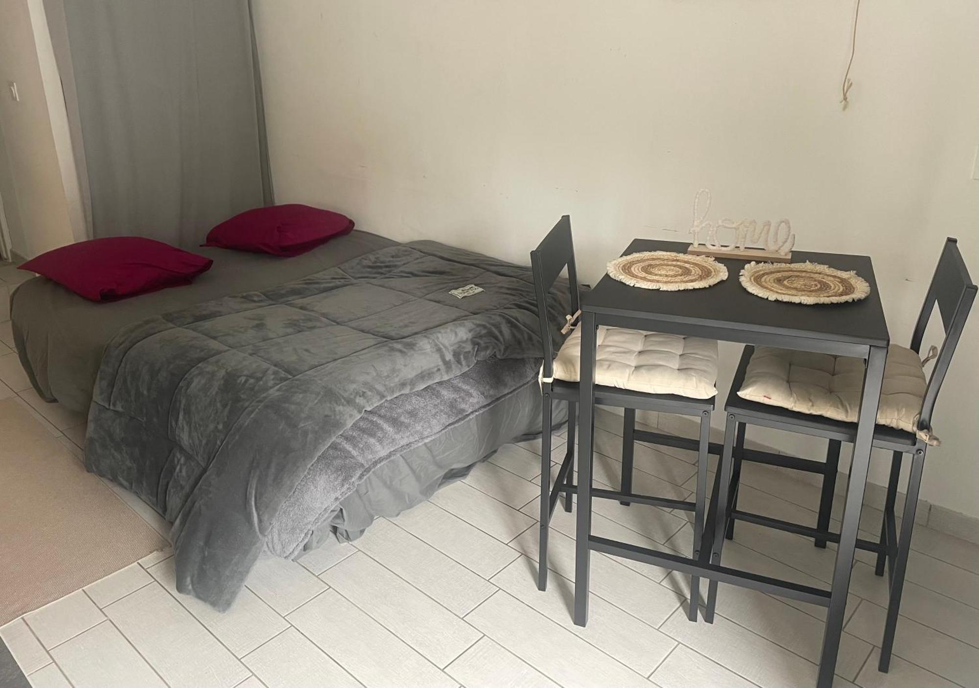 Petit Studio Aux Portes Du Beaujolais Saint-Germain-Nuelles Eksteriør bilde